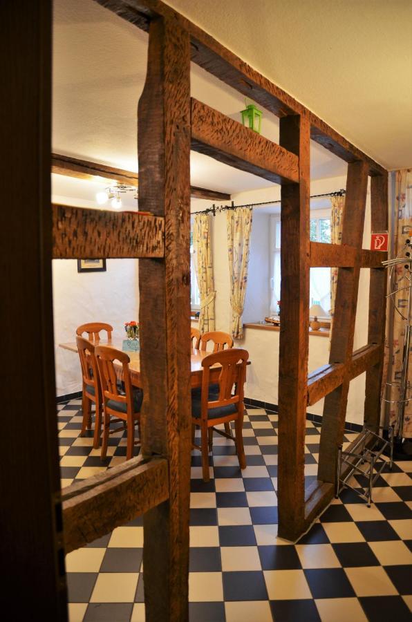 Altes Winzerhaus - Ferienhaus Burgen  المظهر الخارجي الصورة